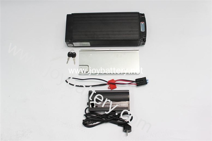 24V 11AH Li-ion Rear Carrier Style Flat Aluminium Case Battery (Samsung Cell ICR18650 22P)